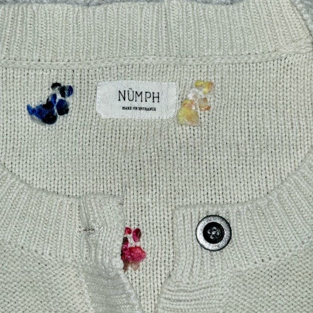 Sweater - Picture 11 of 12